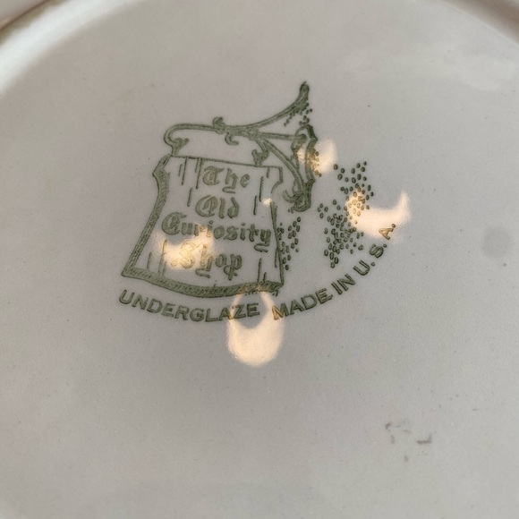 Vintage dinner plate “The Old Curiosity Shop” 10” across by Royal USA 1950s - Picture 3 of 4